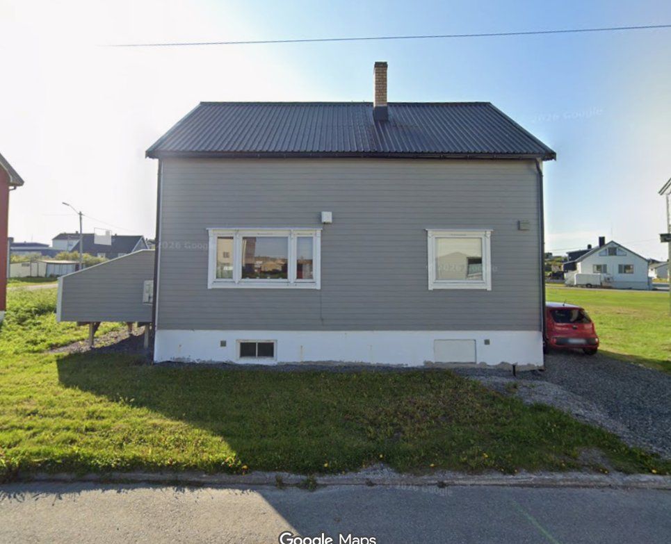 Eiendom i Vardø som har skiftet eier. Foto: Google Maps.