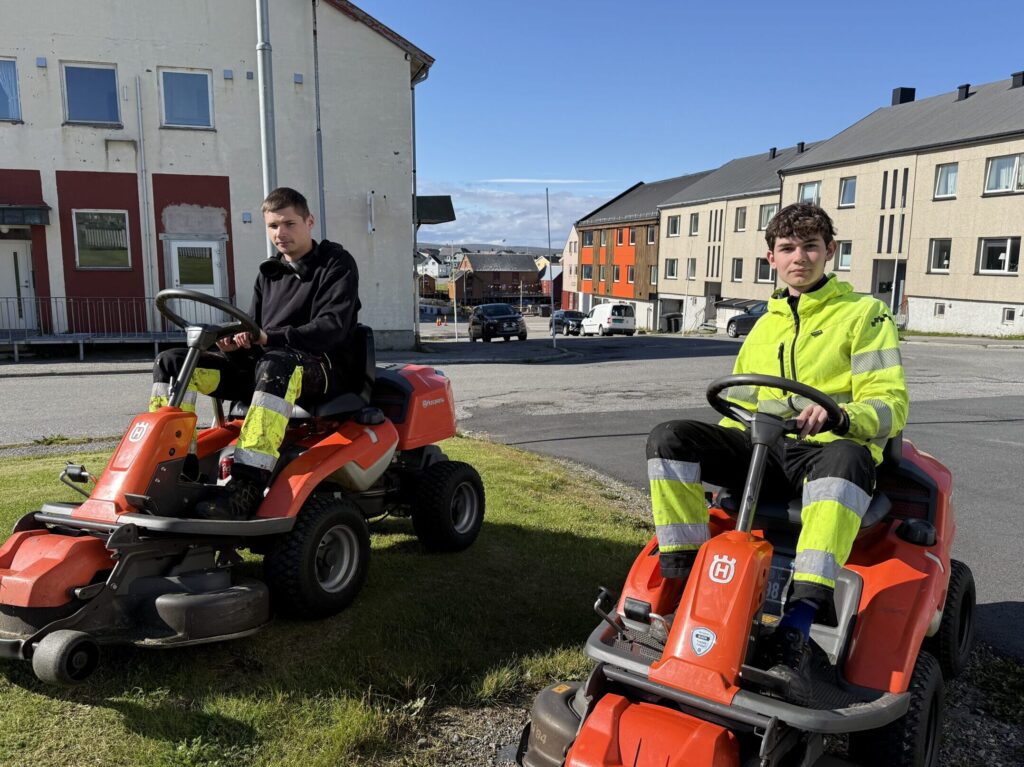 Oleksandr Yaroslavkin og Zakhar Yakovliev på sommerjobb i Vardø. Alle foto: Anastasiia Frolova.