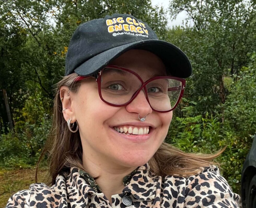 Paulina Prisăcariu skriver denne gang om betydningen av Vardø Pride for barn og ungdom. Foto: Privat.