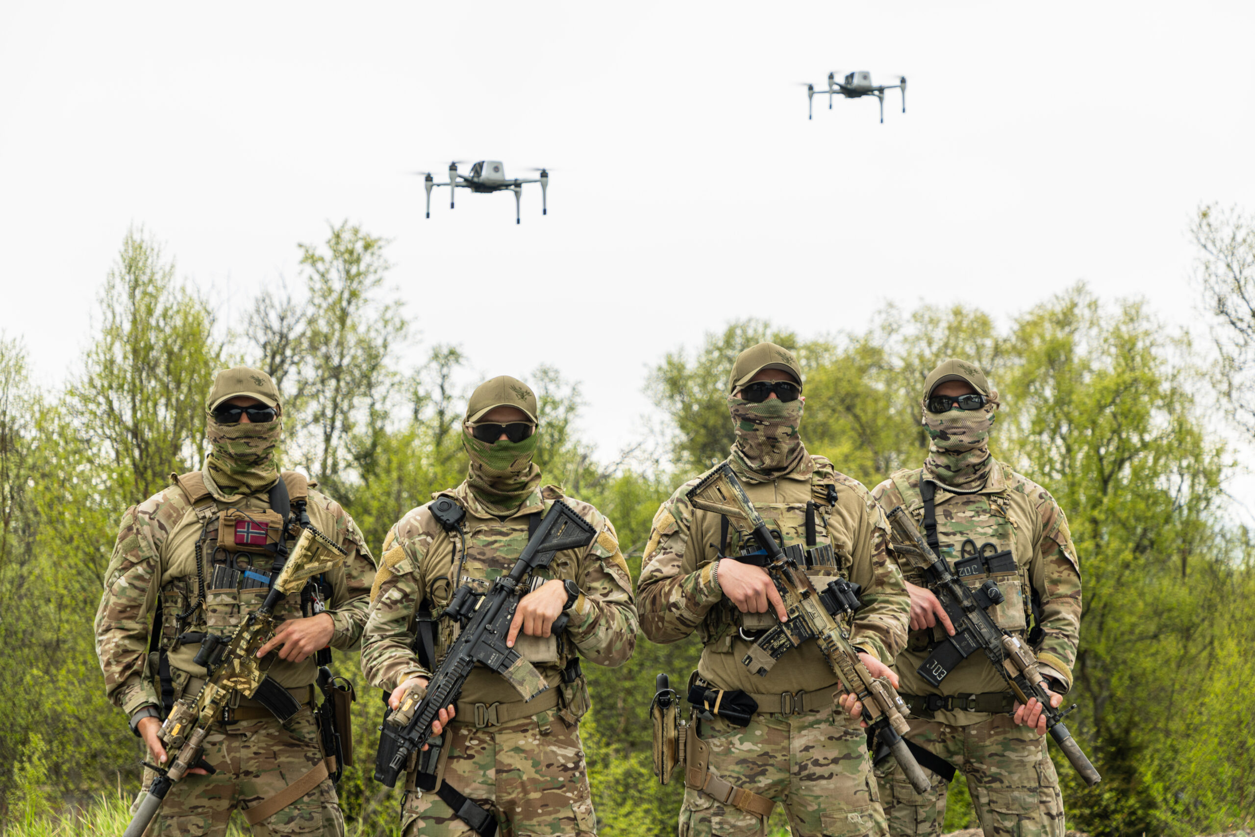 Droner vil bli brukt under militærøvelsen. Bildet er hentet fra Kystjegerkommandoens testing av ny teknologi i en operativ og realistisk ramme. Foto: Helene Synes / Forsvaret.