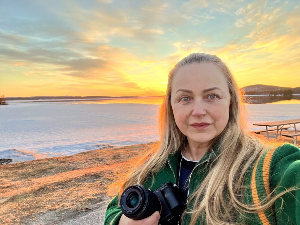 Frilansjournalist Tone Bull er artikkelforfatter for Østhavets Galskapen på Hornøya-serie. Foto: Tone Bull.